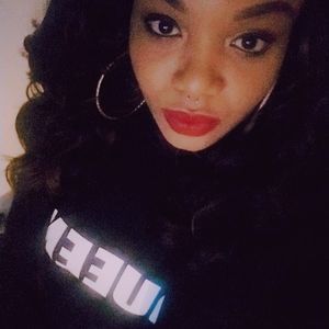 Meet your Posher, Sade